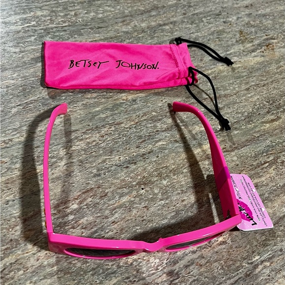 NWT Luv by Betsey Johnson sunglasses with sleeve main image 11